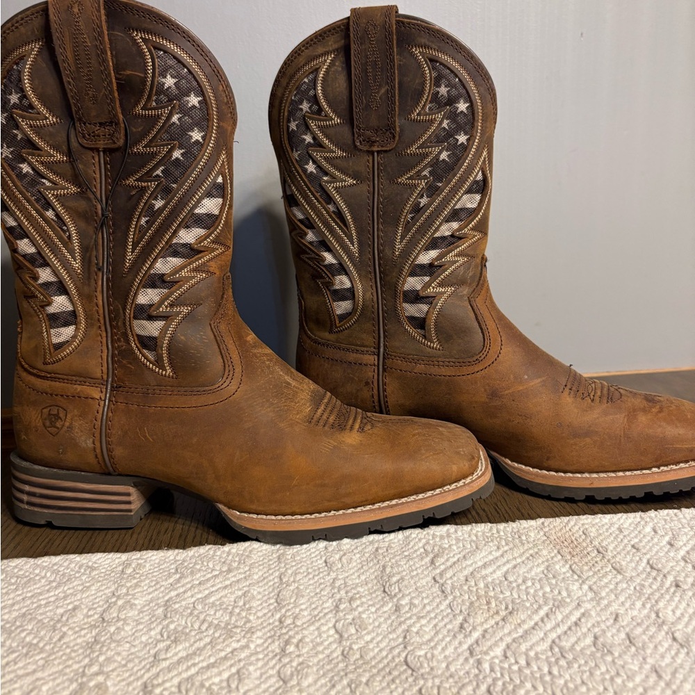 Ariat Tan Western Boots with Star and Stripe Design